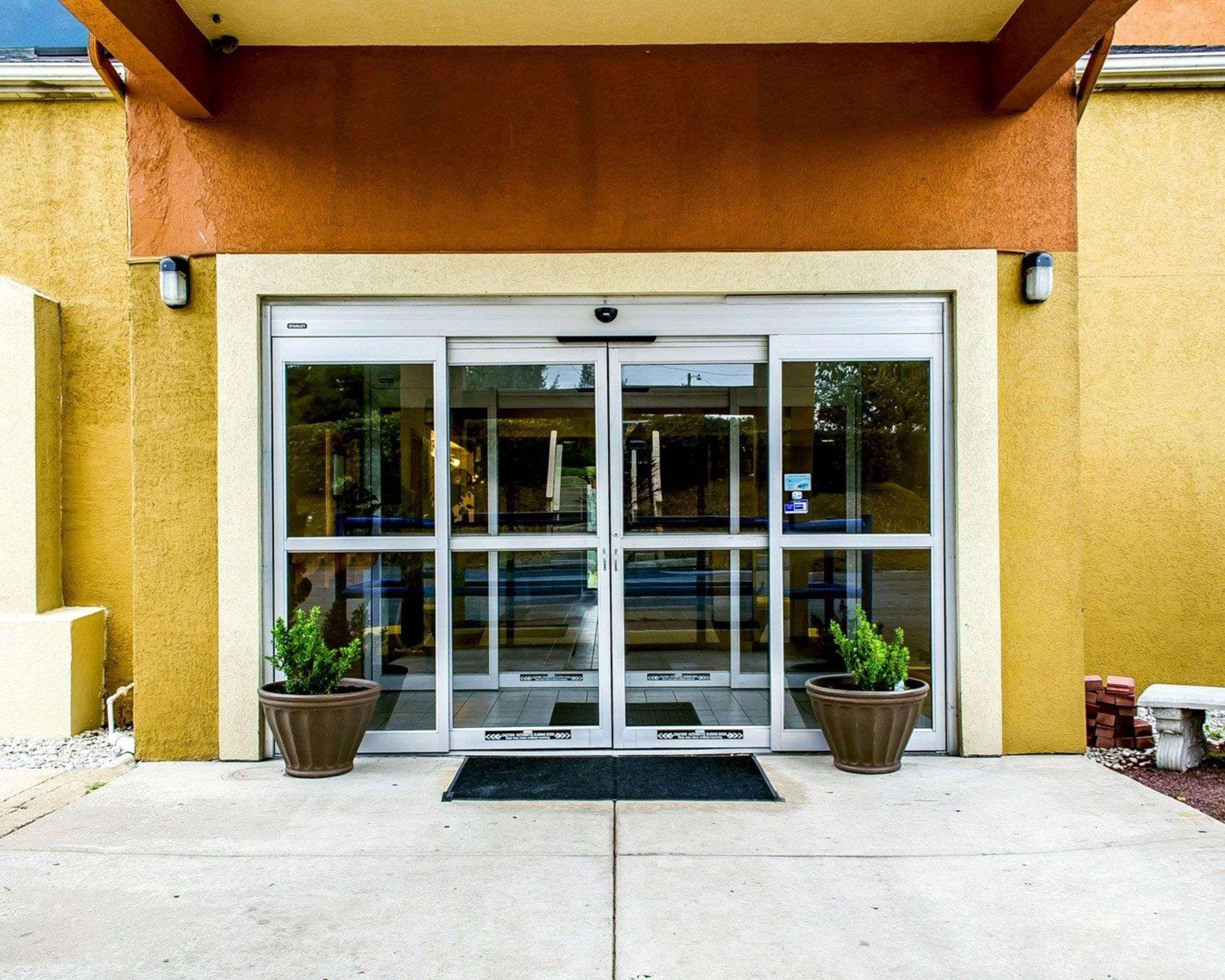 Econo Harrisburg/hershey 2* Harrisburg